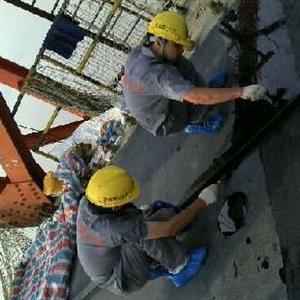 星空体育·星空网站登录官方站入口-星空(中国)员工在做复合润滑涂层